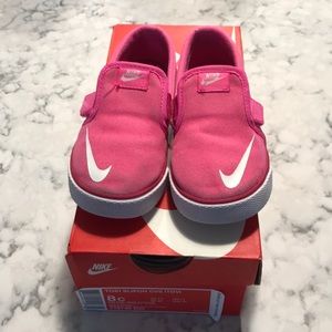 Nike pink little girls toki slip ons